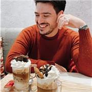 Doy clases tanto de Ciencias Sociales, Historia e Historia del Arte, para ESO y Bachillerato. He cursado el grado de Historia del Arte en la Facultad de Geografía e Historia